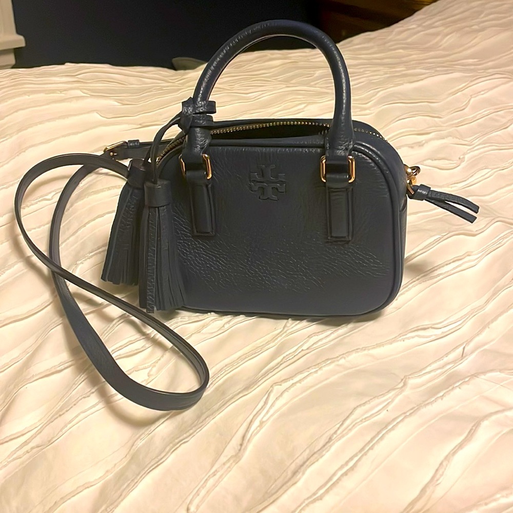 ToryBurch Navy Pebbled Leather Crossbody Bag-Mint condition!